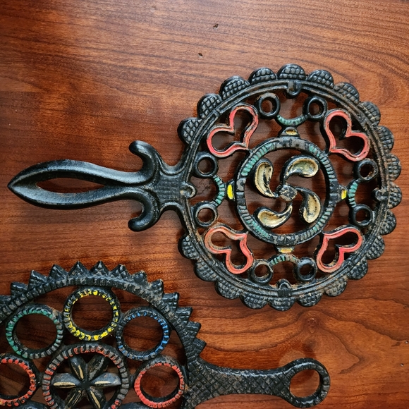 VINTAGE T-9 "Hex" John Zimmerman Harner Cast Iron Trivet 9X5 - Picture 5 of 11